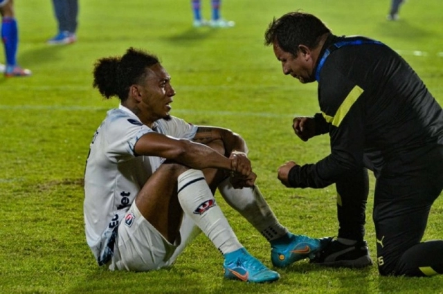 LDU regresa al país con dos lesionados