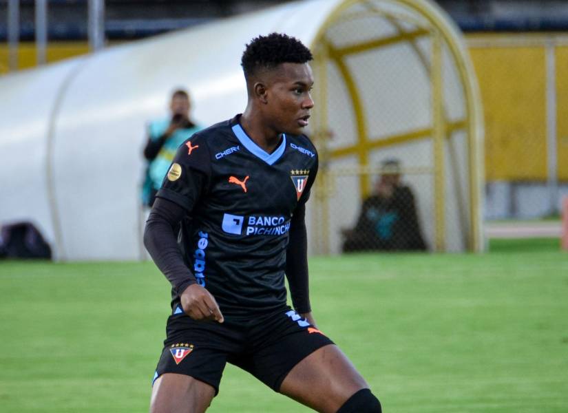 La Premier. De nuevo se fija en Óscar Zambrano