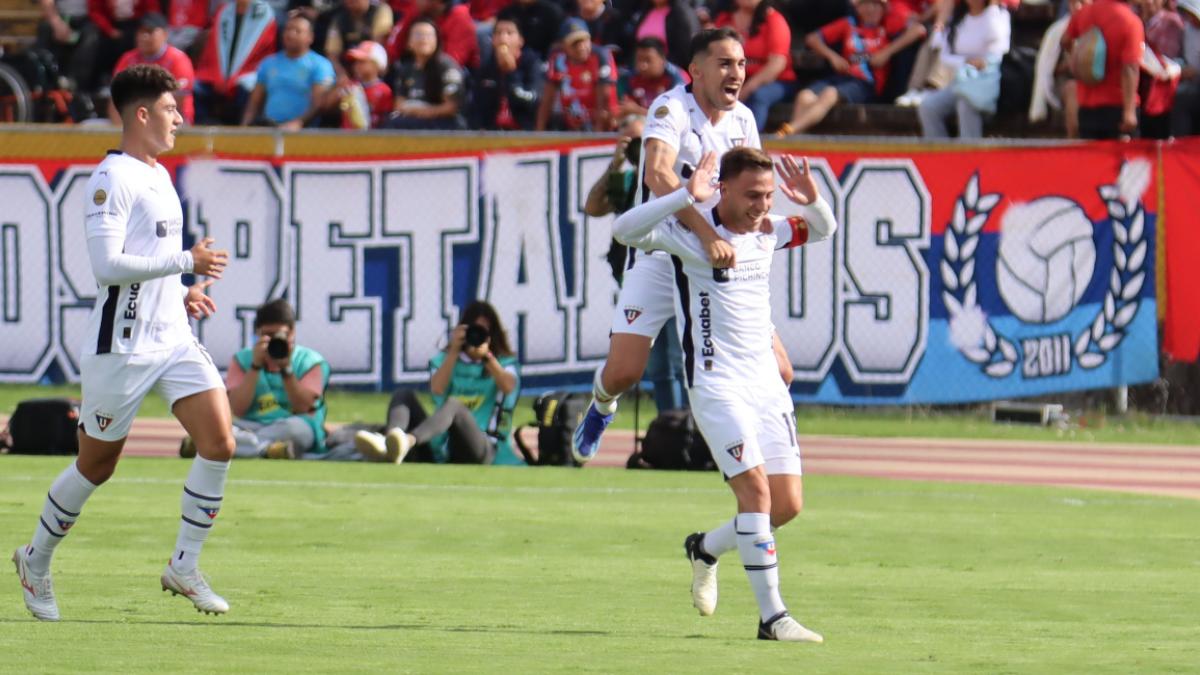 Fiesta_futbol_estadioRodrigopaz