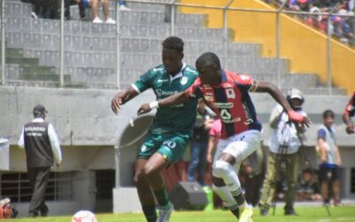 Unos agonizan; otros festejan en una misma ciudad