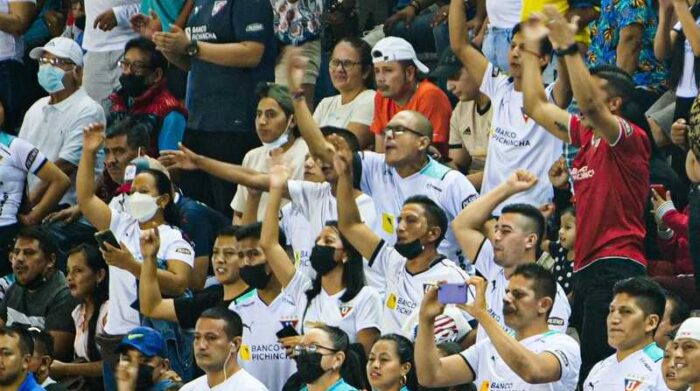 A correr hinchas de la U para la final de vuelta