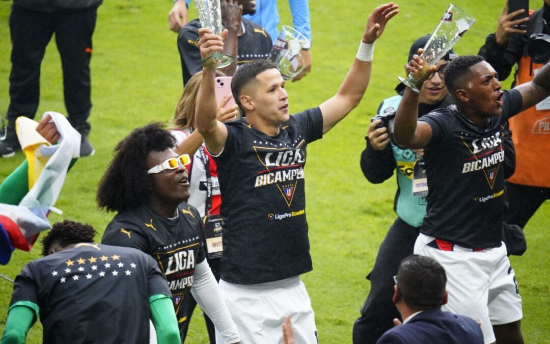 «La columna vertebral futbolística de la U»
