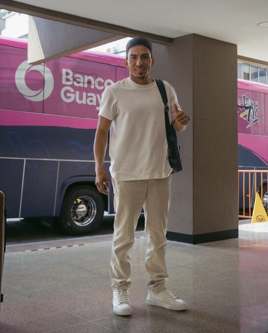 Mena. ¿»Un Ángel verde o blanco?….
