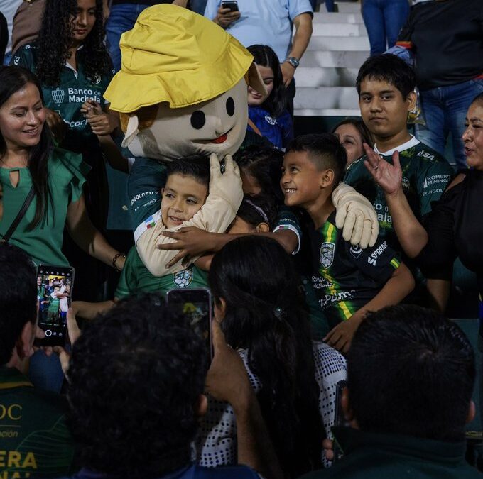 «Todos le quieren de pana a Bananerito»