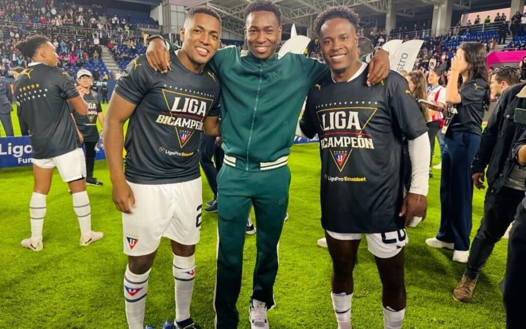 En LDU. Fin de la dinastía Julio al momento