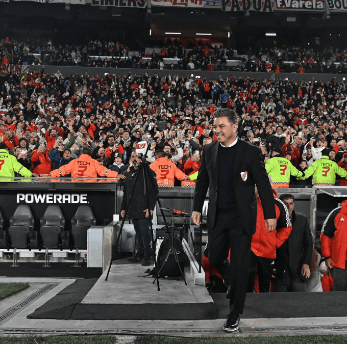 «El Muñeco» vs clubes ecuatorianos