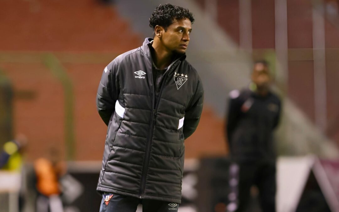 “Históricos tricolores lanzan dardos contra Becca”