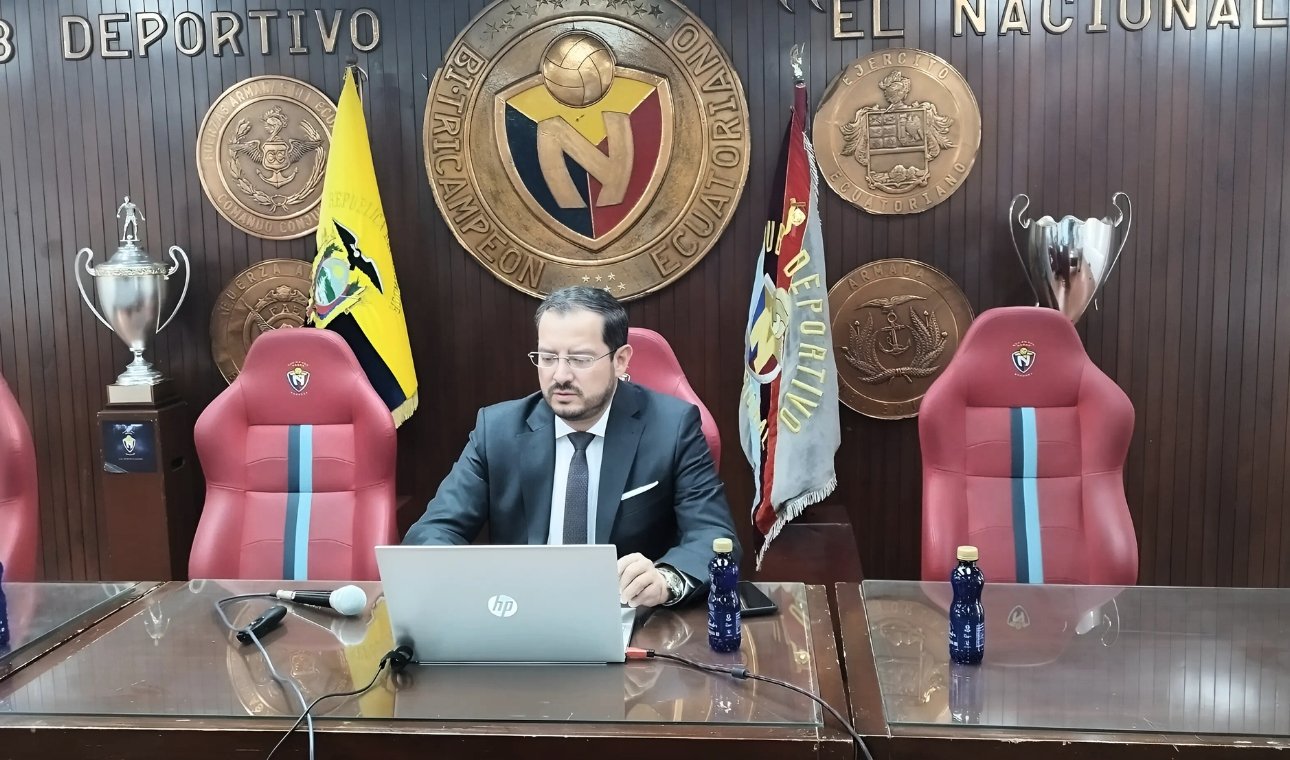 Pazos da la cara en el difícil momento del rojo