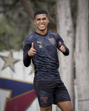 Canteranos Albos son vistos en el exterior