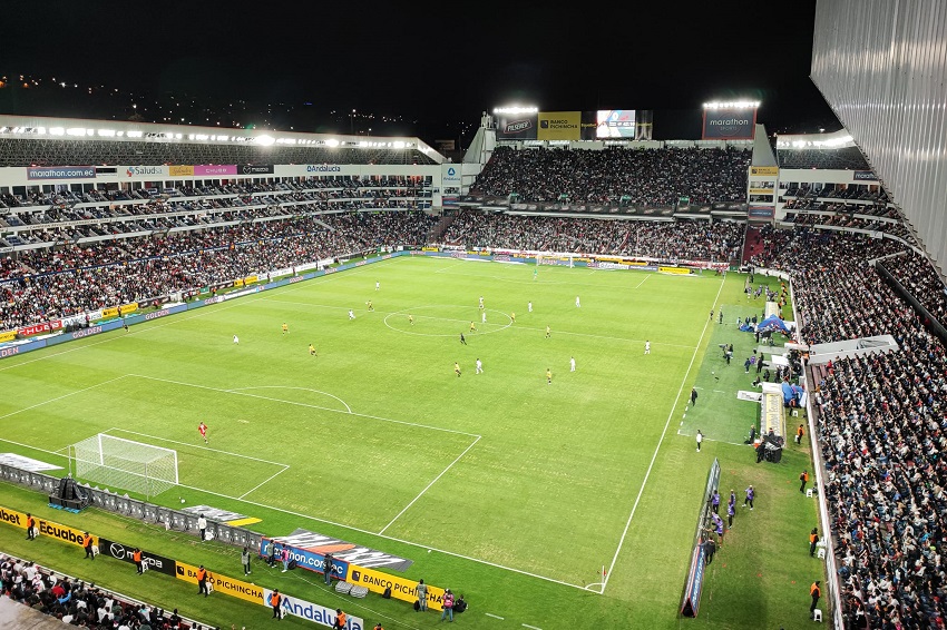 A full. La casa de la U