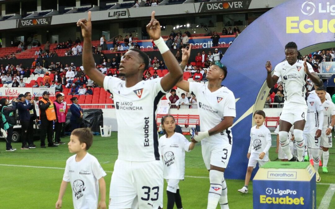 LDU «por pintar de naranja el Reina de Cisne de Loja»