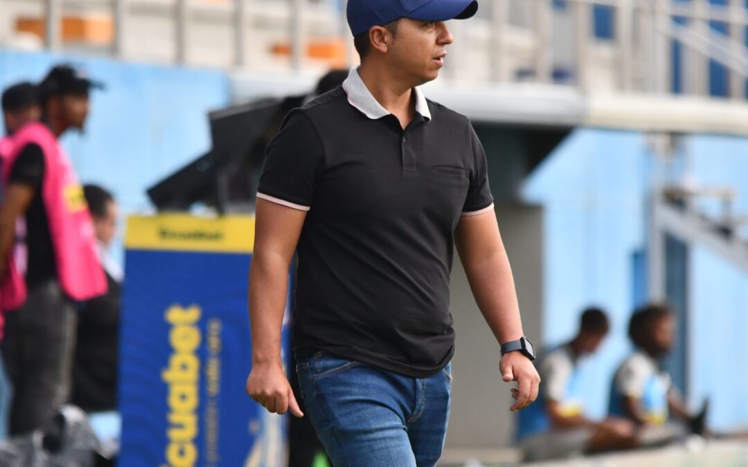 «Buch quiere convertirse en el salvador del Papá»