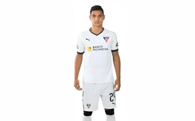 Kevin Minda a defender la casa de la U