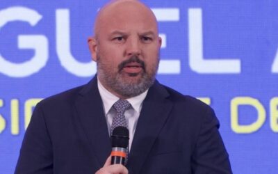 Loor se cansó de tantos paros de los clubes