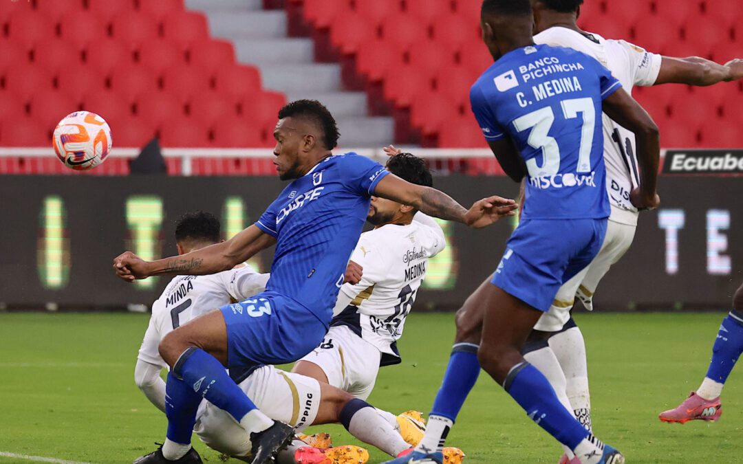 LAS U VAN POR LA COPA ECUADOR