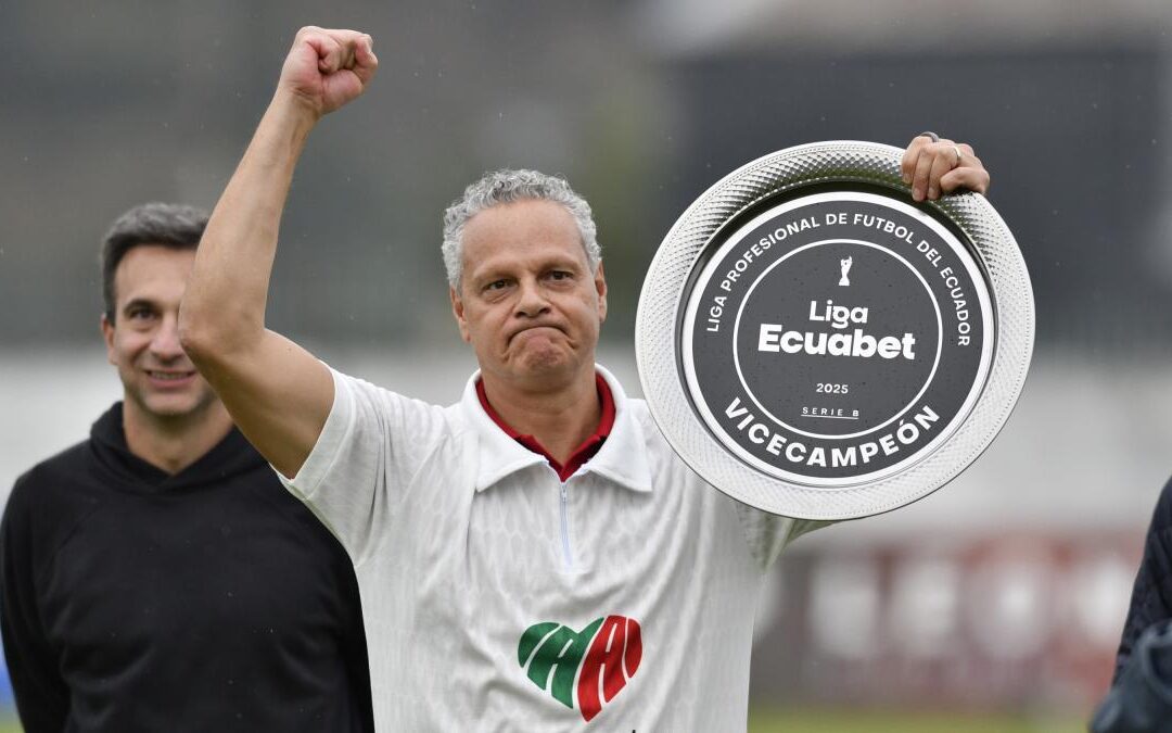 Paz quiere sentarse en el sillón presidencial de la FEF