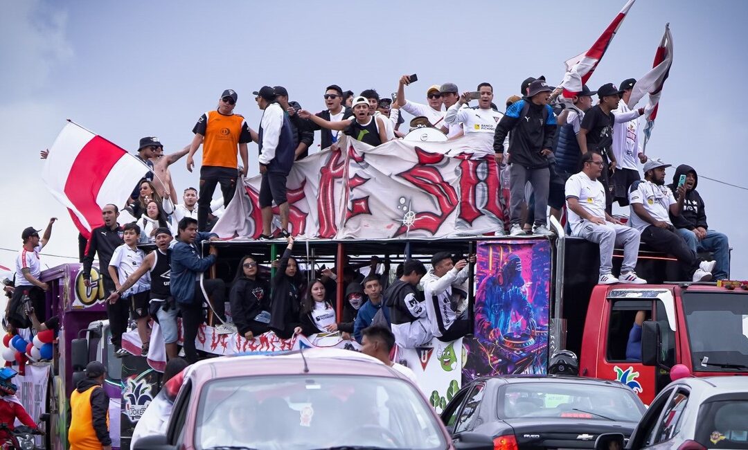 Domingo. Fiesta blanca en la capital de la República