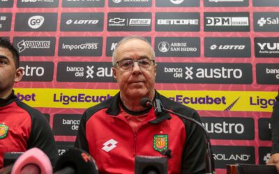 Célico a la defensa de Mateo Macari