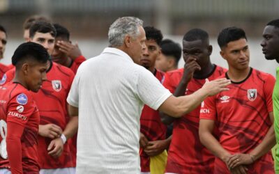 Esteban Paz quiere tener un feliz cumpleaños hoy.