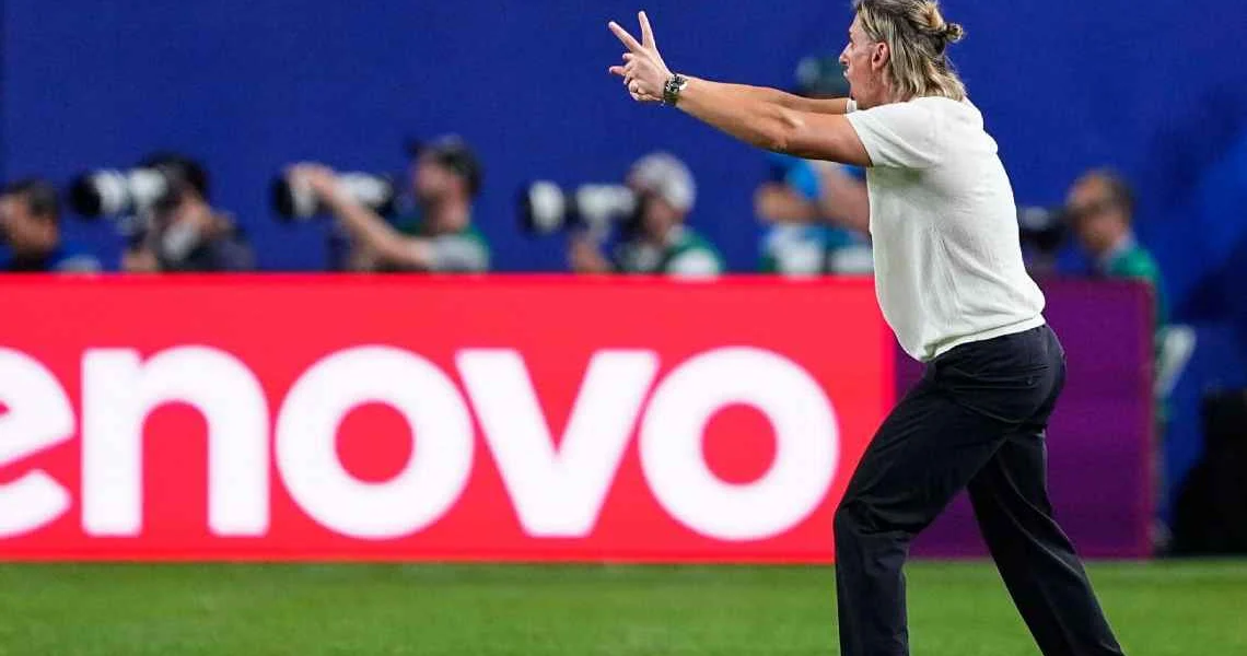 Beccacece se echa la culpa de la derrota de Ecuador