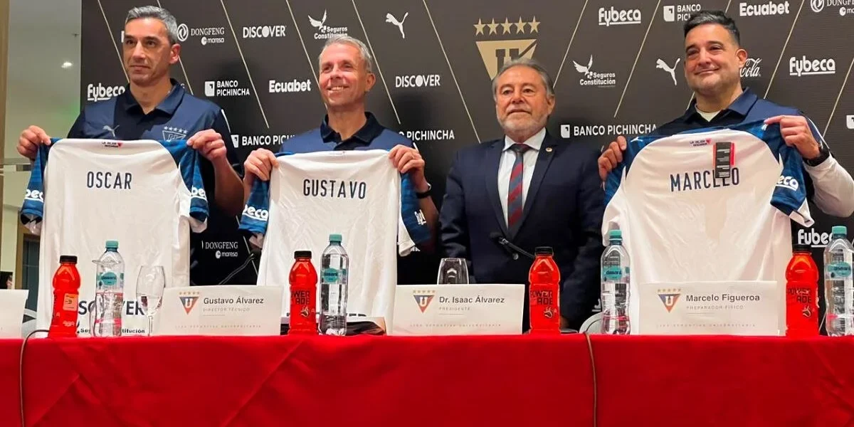 EL NUEVO PROFE ALBO SE INFLA DE ORGULLO DE DIRIGIR AL REY