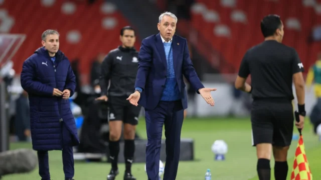 El lado dulce y amargo de Tiago Nunes con LDU