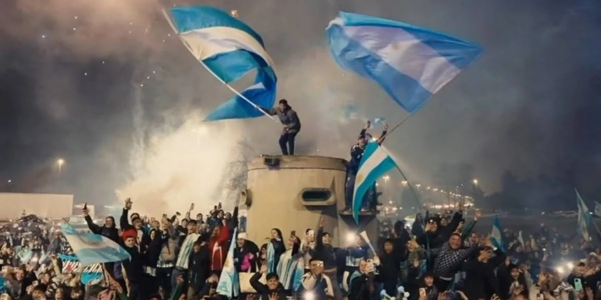 ARGENTINOS. RECIBIDOS COMO HÉROES