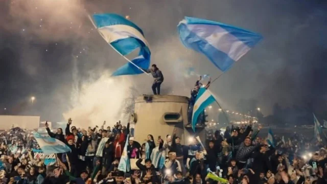 ARGENTINOS. RECIBIDOS COMO HÉROES