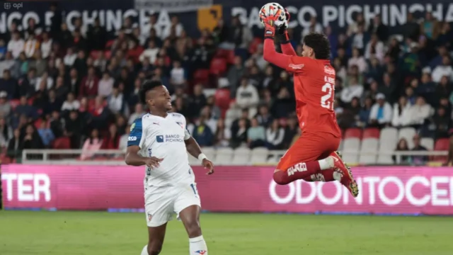 Michael. «Volvió a ser el salvador de la U»