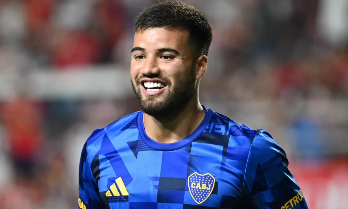 «Chelo viene a comerse la banda derecha de la U»