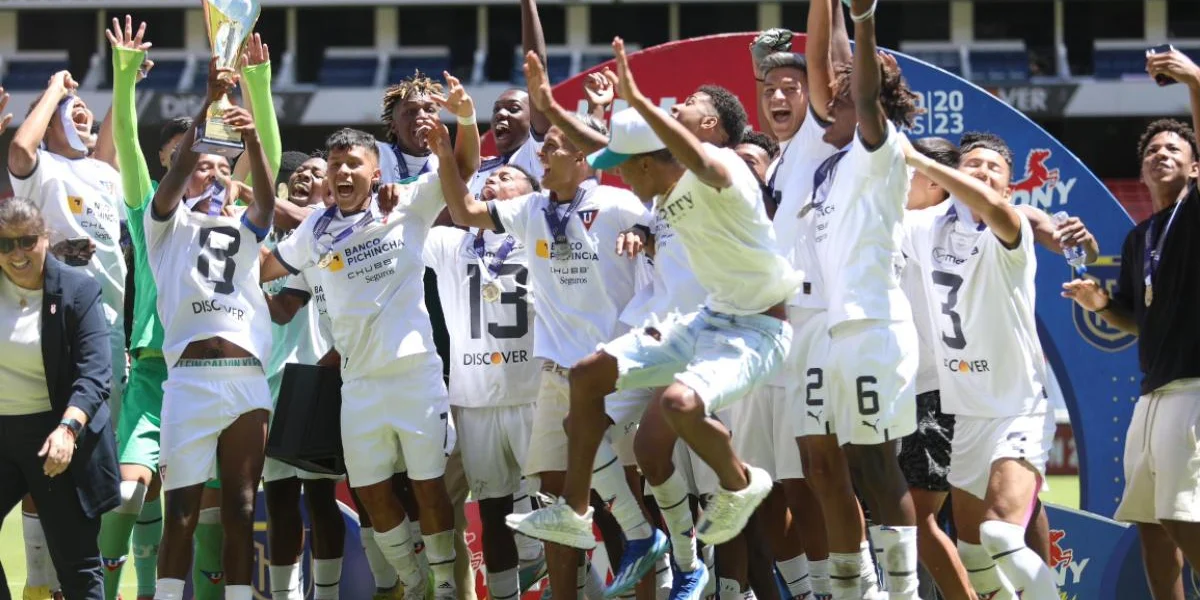 LOS «GUAMBRAS ALBOS SE ALISTAN PARA SALTAR A LA CANCHA»