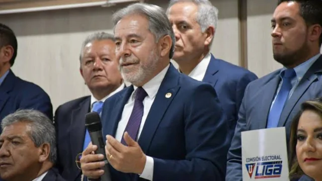 EL DOC ÁLVAREZ Y LA SITUACIÓN ECONÓMICA Y DEPORTIVA DE LDU