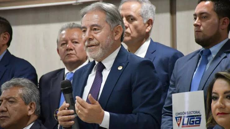 EL DOC ÁLVAREZ Y LA SITUACIÓN ECONÓMICA Y DEPORTIVA DE LDU