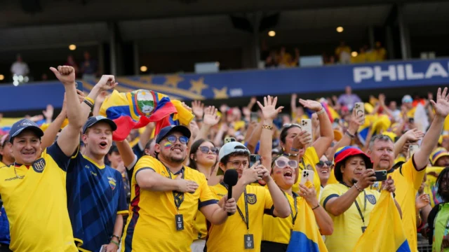 ECUATORIANOS. LA ÚLTIMA MADRUGADA PARA VER A LA TRI
